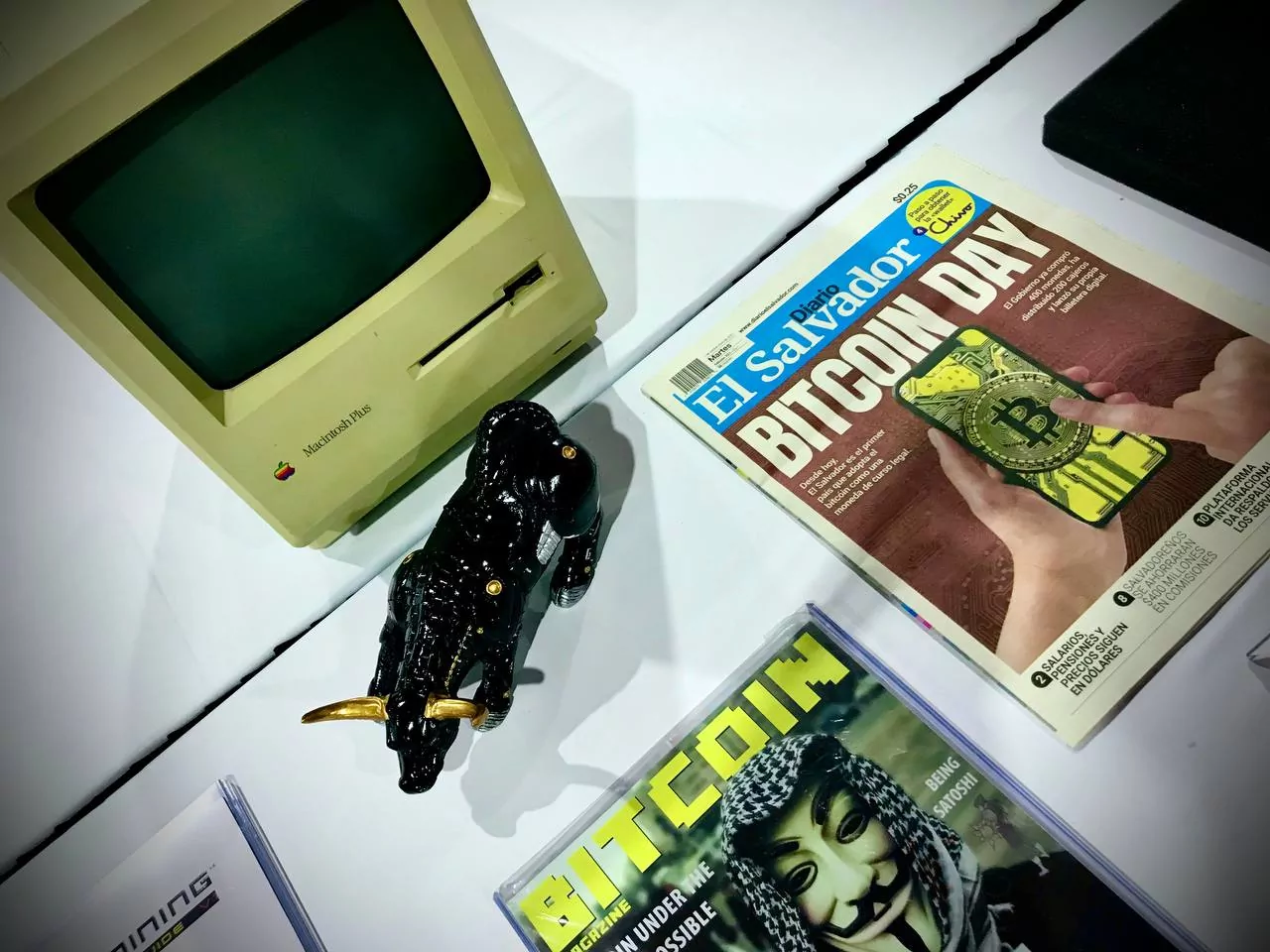 A Macintosh Plus, a bull, and the day Bitcoin became legal tender in El Salvador
